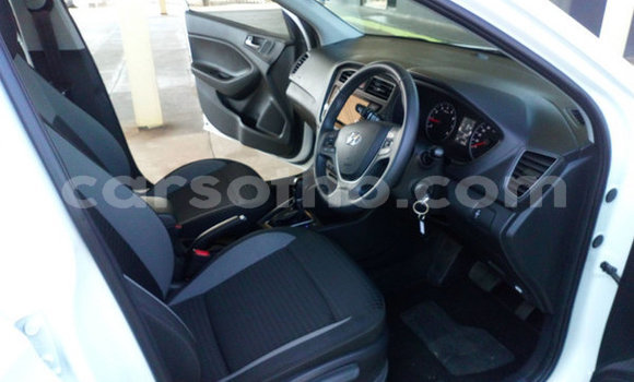اشتري مستعمل Hyundai i20 White سيارة في Hlotse في Leribe اشتري مستعمل Hyundai i20 White سيارة في Hlotse في Leribe