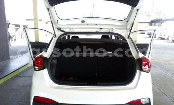 اشتري مستعمل Hyundai i20 White سيارة في Hlotse في Leribe اشتري مستعمل Hyundai i20 White سيارة في Hlotse في Leribe