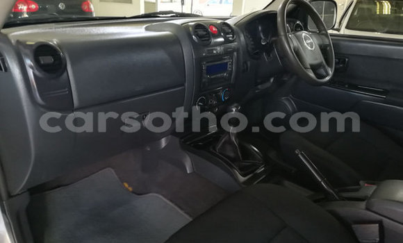 اشتري مستعمل Isuzu KB Silver سيارة في Maputsoa في Leribe اشتري مستعمل Isuzu KB Silver سيارة في Maputsoa في Leribe