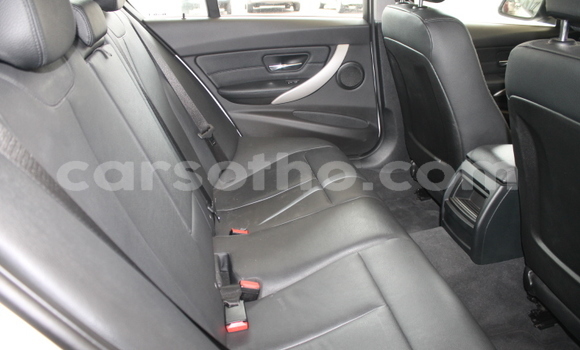 Acheter Occasion Voiture BMW 3–Series Blanc à Maputsoa, Leribe Acheter Occasion Voiture BMW 3–Series Blanc à Maputsoa, Leribe
