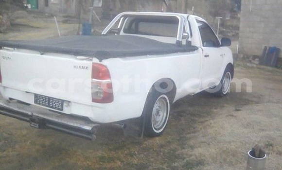 Buy used toyota hilux white car in maseru in maseru - carsotho