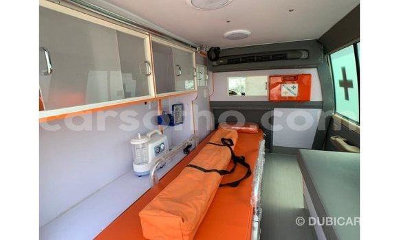 Sayi Imported Toyota Land Cruiser Beige Mota in Import - Dubai a Maseru Sayi Imported Toyota Land Cruiser Beige Mota in Import - Dubai a Maseru