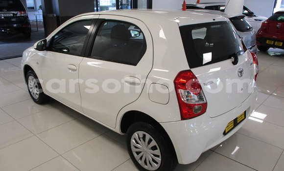 Acheter Occasion Voiture Toyota Etios Blanc à Hlotse, Leribe Acheter Occasion Voiture Toyota Etios Blanc à Hlotse, Leribe