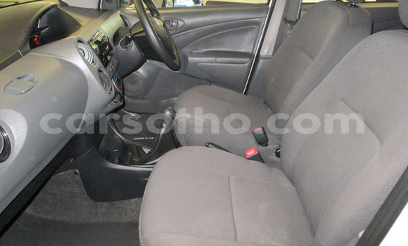 Acheter Occasion Voiture Toyota Etios Blanc à Hlotse, Leribe Acheter Occasion Voiture Toyota Etios Blanc à Hlotse, Leribe