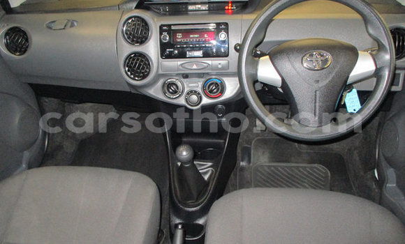 Acheter Occasion Voiture Toyota Etios Blanc à Hlotse, Leribe Acheter Occasion Voiture Toyota Etios Blanc à Hlotse, Leribe