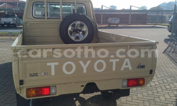 Acheter Occasion Voiture Toyota Land Cruiser Marron à Butha–Buthe, Thaba-Tseka Acheter Occasion Voiture Toyota Land Cruiser Marron à Butha–Buthe, Thaba-Tseka