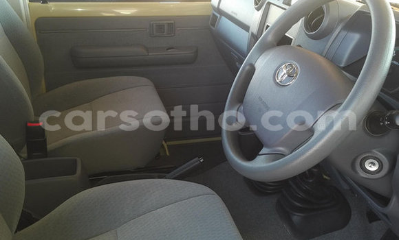 Acheter Occasion Voiture Toyota Land Cruiser Marron à Butha–Buthe, Thaba-Tseka Acheter Occasion Voiture Toyota Land Cruiser Marron à Butha–Buthe, Thaba-Tseka