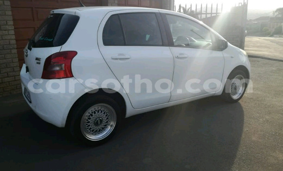 Acheter Occasion Voiture Toyota Yaris Blanc à Mokhotlong, Berea Acheter Occasion Voiture Toyota Yaris Blanc à Mokhotlong, Berea
