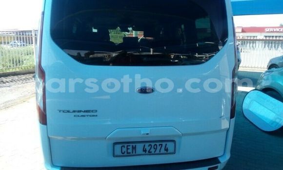 Sayi Na hannu Ford Tourneo Courier White Mota in Peka a Leribe Sayi Na hannu Ford Tourneo Courier White Mota in Peka a Leribe