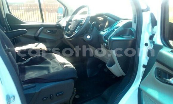 Sayi Na hannu Ford Tourneo Courier White Mota in Peka a Leribe Sayi Na hannu Ford Tourneo Courier White Mota in Peka a Leribe