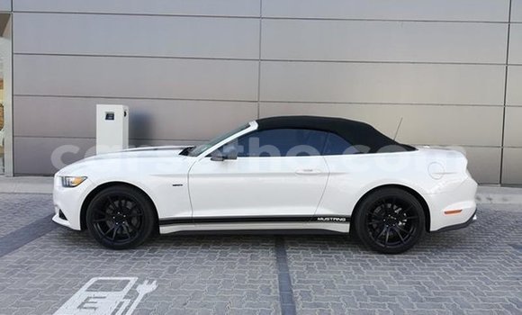 Acheter Occasion Voiture Ford Mustang Blanc à Hlotse, Leribe Acheter Occasion Voiture Ford Mustang Blanc à Hlotse, Leribe