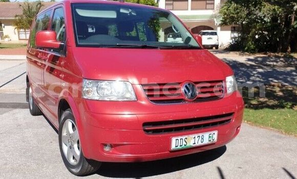 Sayi Na hannu Volkswagen Caravelle Red Mota in Mafeteng a Mafeteng Sayi Na hannu Volkswagen Caravelle Red Mota in Mafeteng a Mafeteng