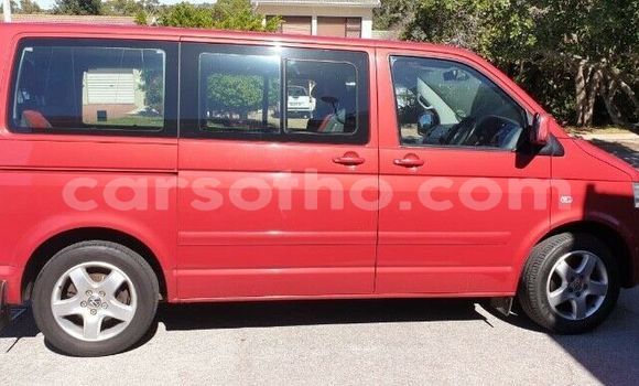Sayi Na hannu Volkswagen Caravelle Red Mota in Mafeteng a Mafeteng Sayi Na hannu Volkswagen Caravelle Red Mota in Mafeteng a Mafeteng