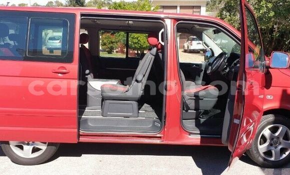 Sayi Na hannu Volkswagen Caravelle Red Mota in Mafeteng a Mafeteng Sayi Na hannu Volkswagen Caravelle Red Mota in Mafeteng a Mafeteng