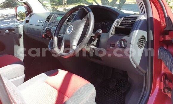 Sayi Na hannu Volkswagen Caravelle Red Mota in Mafeteng a Mafeteng Sayi Na hannu Volkswagen Caravelle Red Mota in Mafeteng a Mafeteng