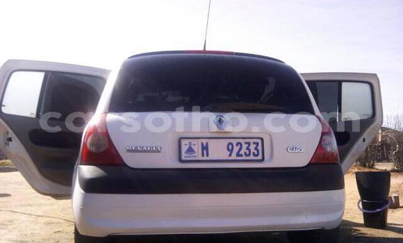Sayi Na hannu Renault Clio White Mota in Maseru a Maseru