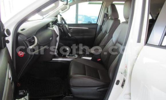 Acheter Occasion Voiture Toyota Fortuner Blanc à Maseru, Maseru Acheter Occasion Voiture Toyota Fortuner Blanc à Maseru, Maseru