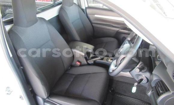 Sayi Na hannu Toyota Hilux White Mota in Butha Buthe a Butha-Buthe Sayi Na hannu Toyota Hilux White Mota in Butha Buthe a Butha-Buthe