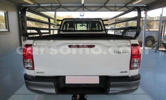 Sayi Na hannu Toyota Hilux White Mota in Butha Buthe a Butha-Buthe Sayi Na hannu Toyota Hilux White Mota in Butha Buthe a Butha-Buthe