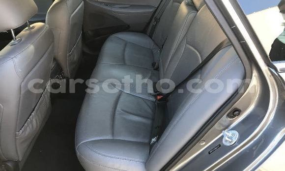 Acheter Occasion Voiture Hyundai Sonata Gris à Maputsoe, Leribe Acheter Occasion Voiture Hyundai Sonata Gris à Maputsoe, Leribe