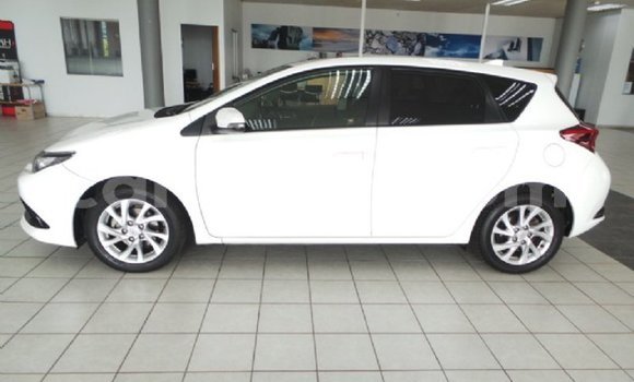 Sayi Na hannu Toyota Auris White Mota in Maputsoa a Leribe Sayi Na hannu Toyota Auris White Mota in Maputsoa a Leribe