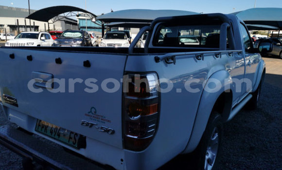 اشتري مستعمل Mazda BT-50 White سيارة في Hlotse في Leribe اشتري مستعمل Mazda BT-50 White سيارة في Hlotse في Leribe