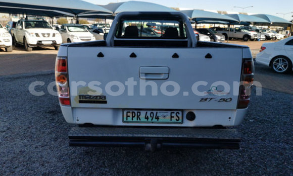 اشتري مستعمل Mazda BT-50 White سيارة في Hlotse في Leribe اشتري مستعمل Mazda BT-50 White سيارة في Hlotse في Leribe