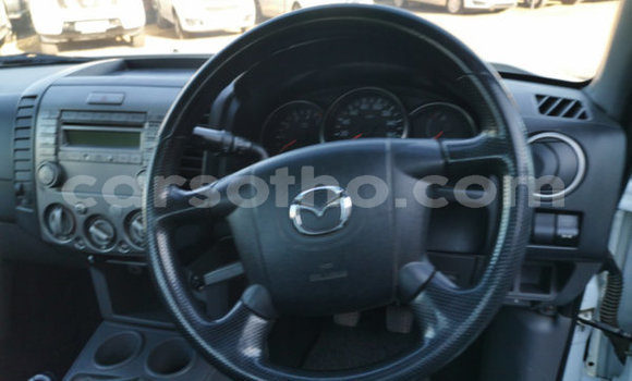 اشتري مستعمل Mazda BT-50 White سيارة في Hlotse في Leribe اشتري مستعمل Mazda BT-50 White سيارة في Hlotse في Leribe