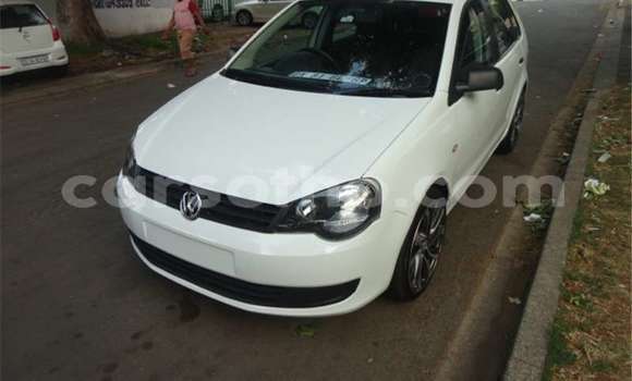 Acheter Occasion Voiture Volkswagen Polo Blanc à Maputsoa, Leribe Acheter Occasion Voiture Volkswagen Polo Blanc à Maputsoa, Leribe