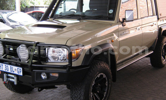 Sayi Na hannu Toyota Land Cruiser Brown Mota in Mohale's Hoek a Mohale's Hoek Sayi Na hannu Toyota Land Cruiser Brown Mota in Mohale's Hoek a Mohale's Hoek