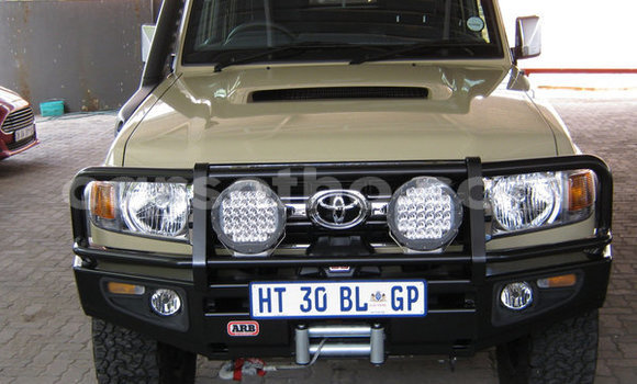 Sayi Na hannu Toyota Land Cruiser Brown Mota in Mohale's Hoek a Mohale's Hoek Sayi Na hannu Toyota Land Cruiser Brown Mota in Mohale's Hoek a Mohale's Hoek