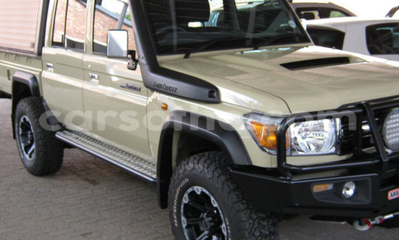 Sayi Na hannu Toyota Land Cruiser Brown Mota in Mohale's Hoek a Mohale's Hoek Sayi Na hannu Toyota Land Cruiser Brown Mota in Mohale's Hoek a Mohale's Hoek