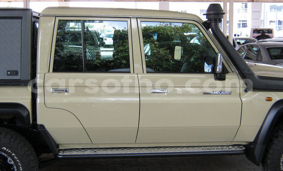 Sayi Na hannu Toyota Land Cruiser Brown Mota in Mohale's Hoek a Mohale's Hoek Sayi Na hannu Toyota Land Cruiser Brown Mota in Mohale's Hoek a Mohale's Hoek