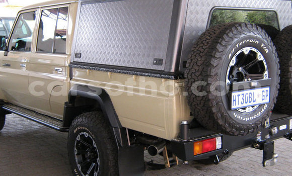 Sayi Na hannu Toyota Land Cruiser Brown Mota in Mohale's Hoek a Mohale's Hoek Sayi Na hannu Toyota Land Cruiser Brown Mota in Mohale's Hoek a Mohale's Hoek