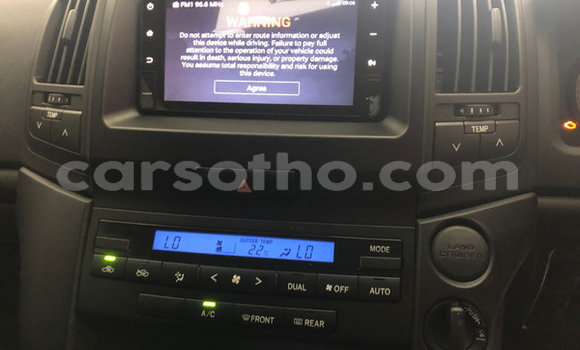 Buy Used Toyota Land Cruiser Prado White Car in Hlotse in Leribe Buy Used Toyota Land Cruiser Prado White Car in Hlotse in Leribe