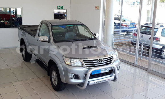Sayi Na hannu Toyota Hilux Silver Mota in Mafeteng a Mafeteng Sayi Na hannu Toyota Hilux Silver Mota in Mafeteng a Mafeteng