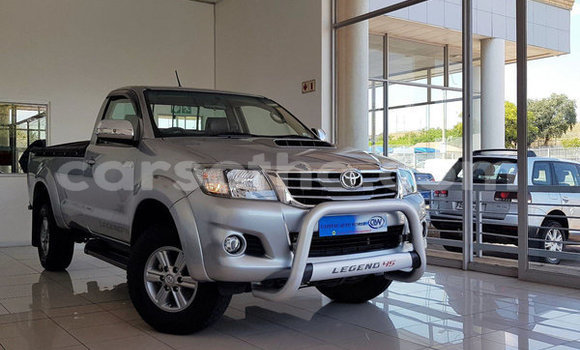 Sayi Na hannu Toyota Hilux Silver Mota in Mafeteng a Mafeteng Sayi Na hannu Toyota Hilux Silver Mota in Mafeteng a Mafeteng