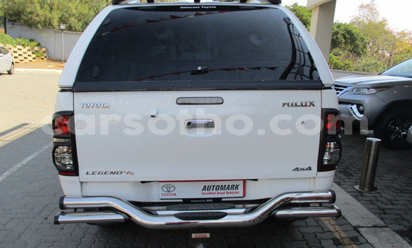 اشتري مستعمل Toyota Hilux White سيارة في Butha Buthe في Butha-Buthe اشتري مستعمل Toyota Hilux White سيارة في Butha Buthe في Butha-Buthe