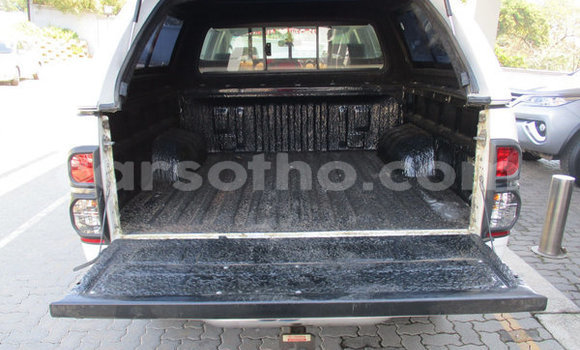 اشتري مستعمل Toyota Hilux White سيارة في Butha Buthe في Butha-Buthe اشتري مستعمل Toyota Hilux White سيارة في Butha Buthe في Butha-Buthe