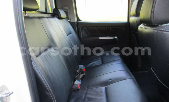 اشتري مستعمل Toyota Hilux White سيارة في Butha Buthe في Butha-Buthe اشتري مستعمل Toyota Hilux White سيارة في Butha Buthe في Butha-Buthe