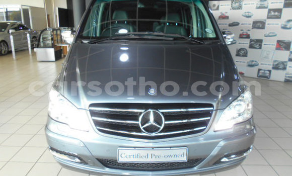Sayi Na hannu Mercedes-Benz Viano Blue Mota in Mohale's Hoek a Mohale's Hoek Sayi Na hannu Mercedes-Benz Viano Blue Mota in Mohale's Hoek a Mohale's Hoek
