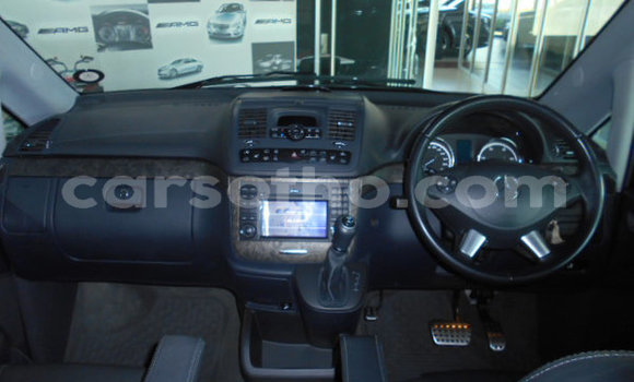 Sayi Na hannu Mercedes-Benz Viano Blue Mota in Mohale's Hoek a Mohale's Hoek Sayi Na hannu Mercedes-Benz Viano Blue Mota in Mohale's Hoek a Mohale's Hoek