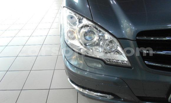 Sayi Na hannu Mercedes-Benz Viano Blue Mota in Mohale's Hoek a Mohale's Hoek Sayi Na hannu Mercedes-Benz Viano Blue Mota in Mohale's Hoek a Mohale's Hoek