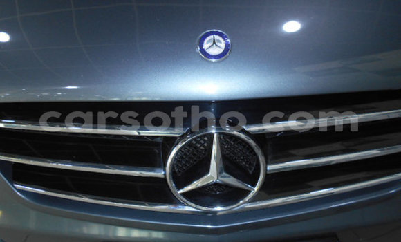 Sayi Na hannu Mercedes-Benz Viano Blue Mota in Mohale's Hoek a Mohale's Hoek Sayi Na hannu Mercedes-Benz Viano Blue Mota in Mohale's Hoek a Mohale's Hoek