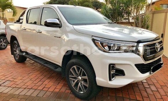 اشتري مستعمل Toyota Hilux White سيارة في Butha Buthe في Butha-Buthe اشتري مستعمل Toyota Hilux White سيارة في Butha Buthe في Butha-Buthe