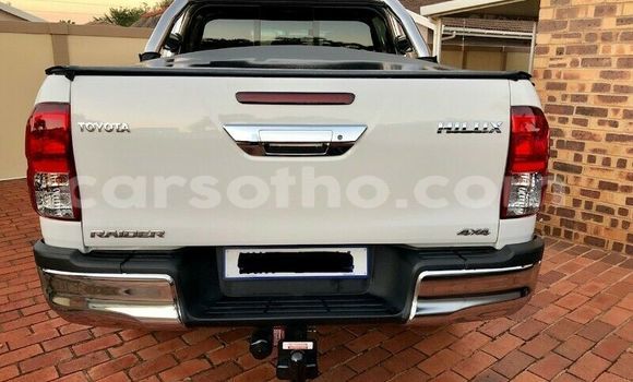 اشتري مستعمل Toyota Hilux White سيارة في Butha Buthe في Butha-Buthe اشتري مستعمل Toyota Hilux White سيارة في Butha Buthe في Butha-Buthe