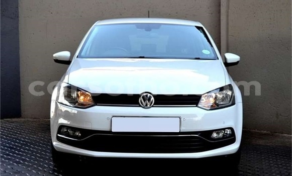 Sayi Na hannu Volkswagen Polo White Mota in Maseru a Maseru Sayi Na hannu Volkswagen Polo White Mota in Maseru a Maseru
