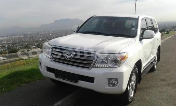 Buy Used Toyota Land Cruiser White Car in Mokhotlong in Berea Buy Used Toyota Land Cruiser White Car in Mokhotlong in Berea
