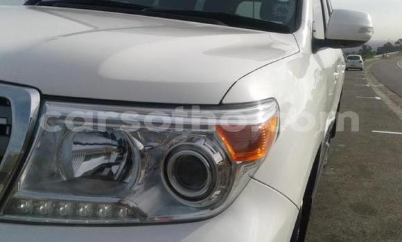 Buy Used Toyota Land Cruiser White Car in Mokhotlong in Berea Buy Used Toyota Land Cruiser White Car in Mokhotlong in Berea