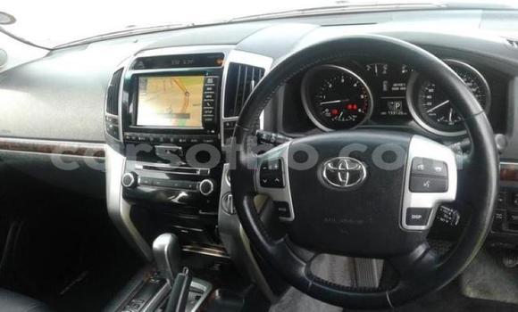 Buy Used Toyota Land Cruiser White Car in Mokhotlong in Berea Buy Used Toyota Land Cruiser White Car in Mokhotlong in Berea
